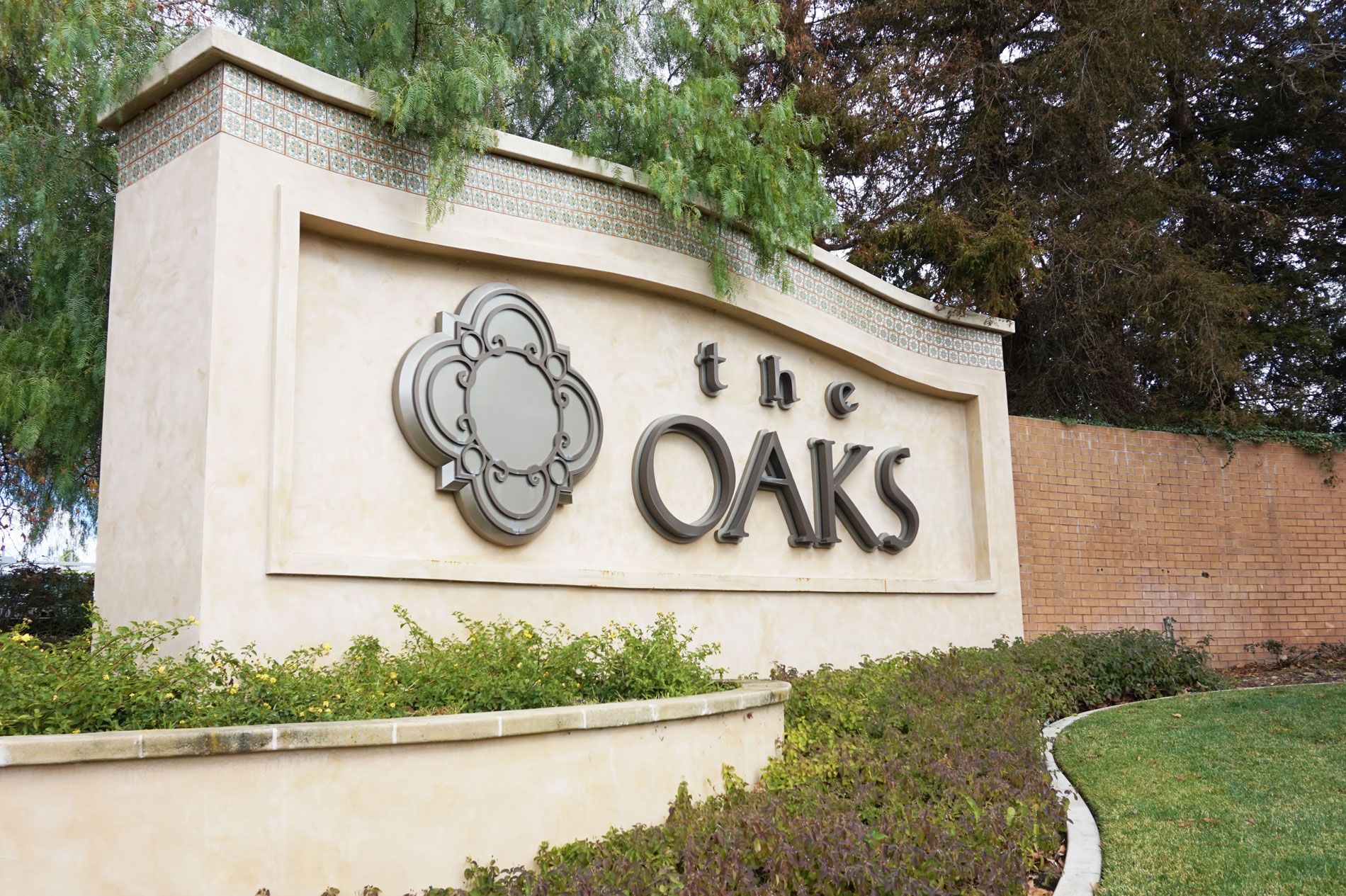 Cast concrete and stucco monument sign for The Oaks shopping center in Thousand Oaks