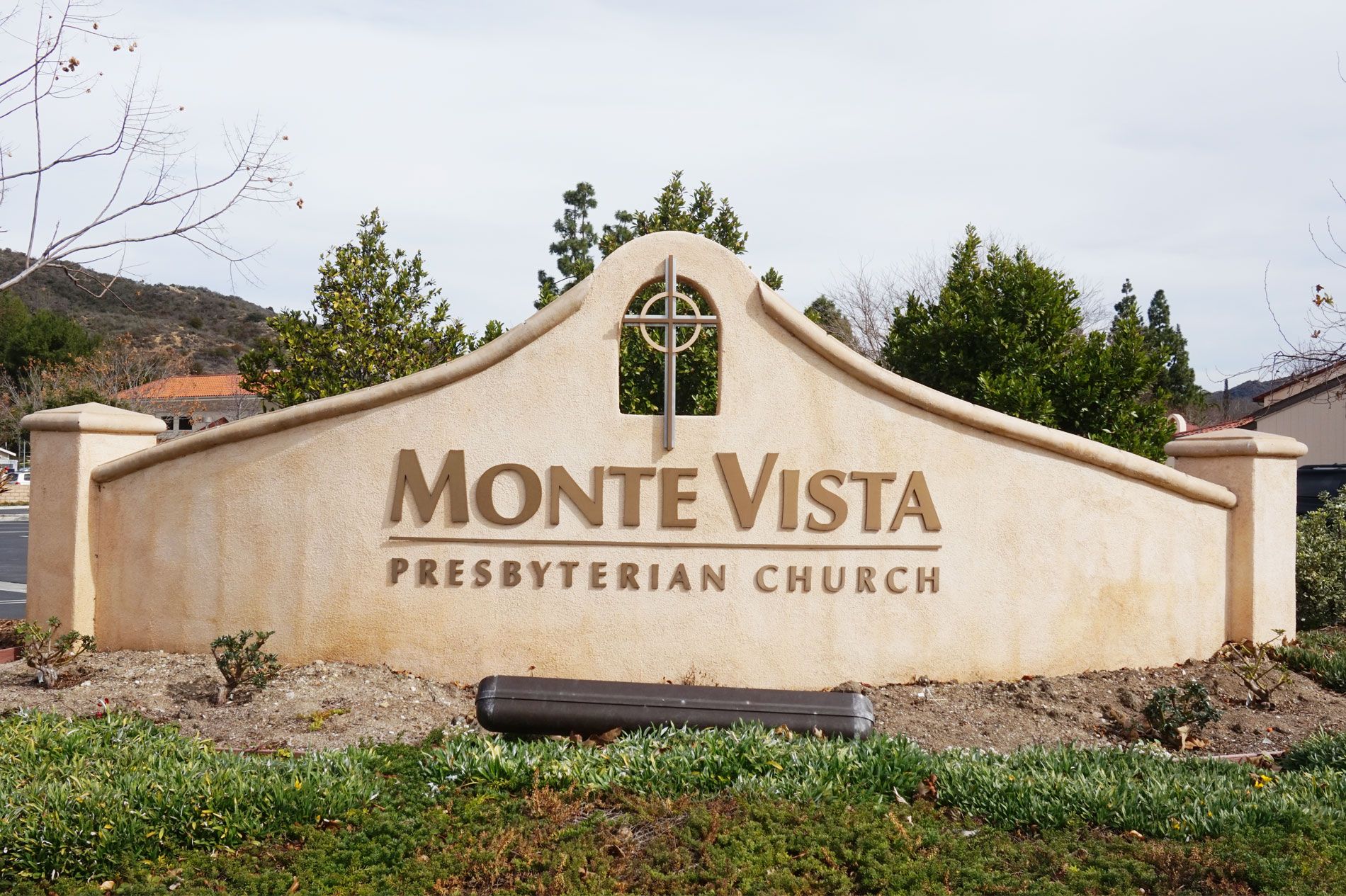 The Monte Vista Presbyterian Church monument sign in Newbury Park, seen head-on from the street